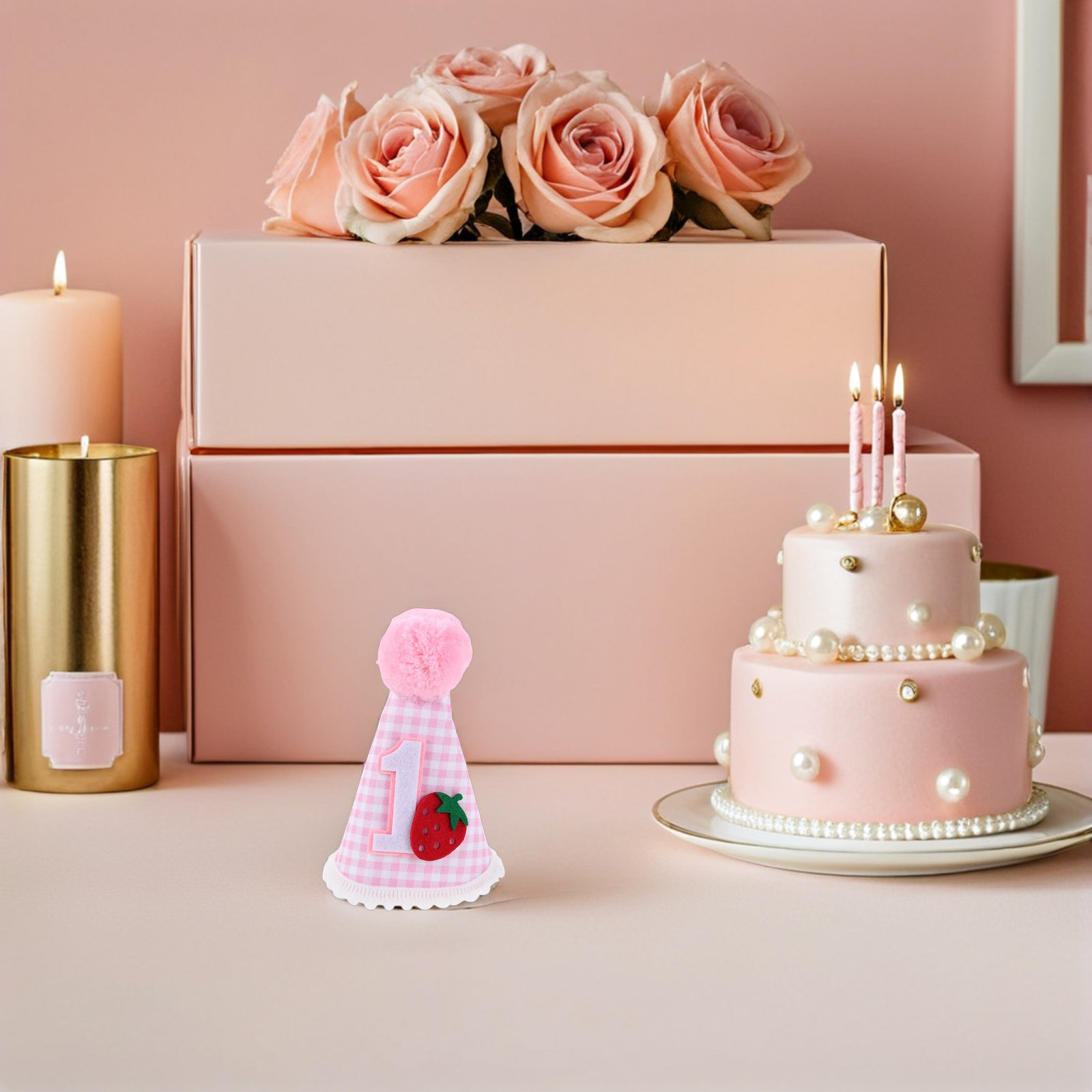 かわいらしいベリーの形をした、いちご柄の誕生日帽子。小さめの - Party Hat Cone のレビューと価格